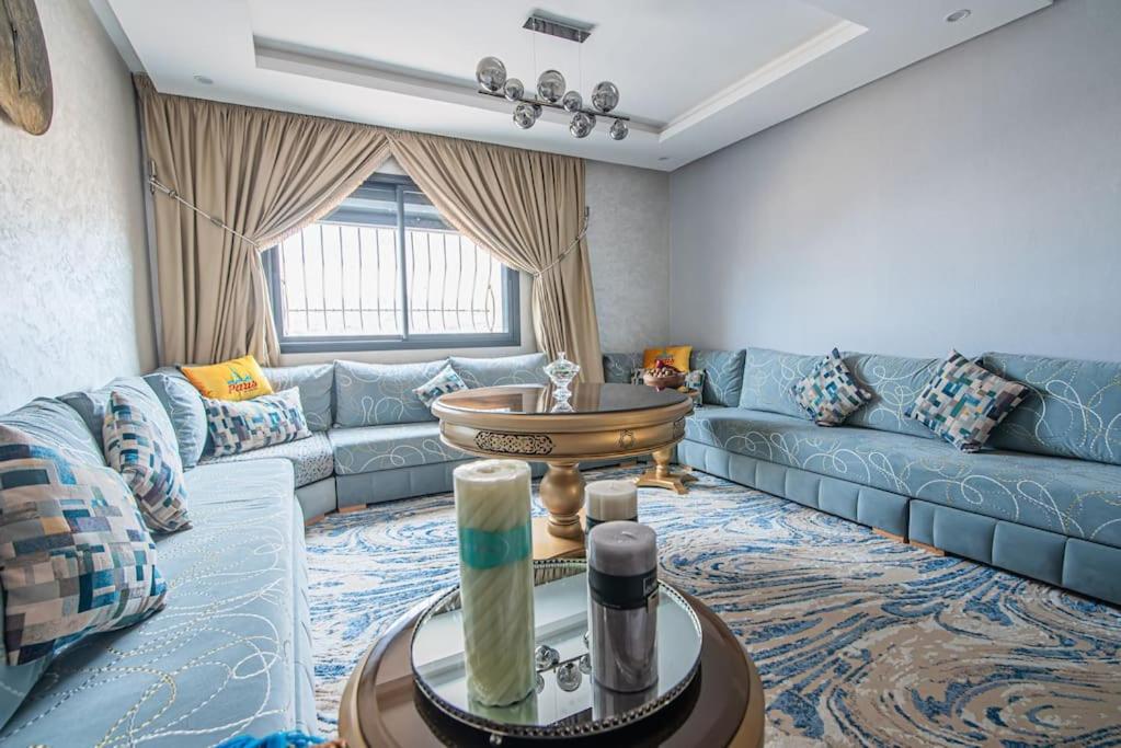 Apartment Skyline Retreat