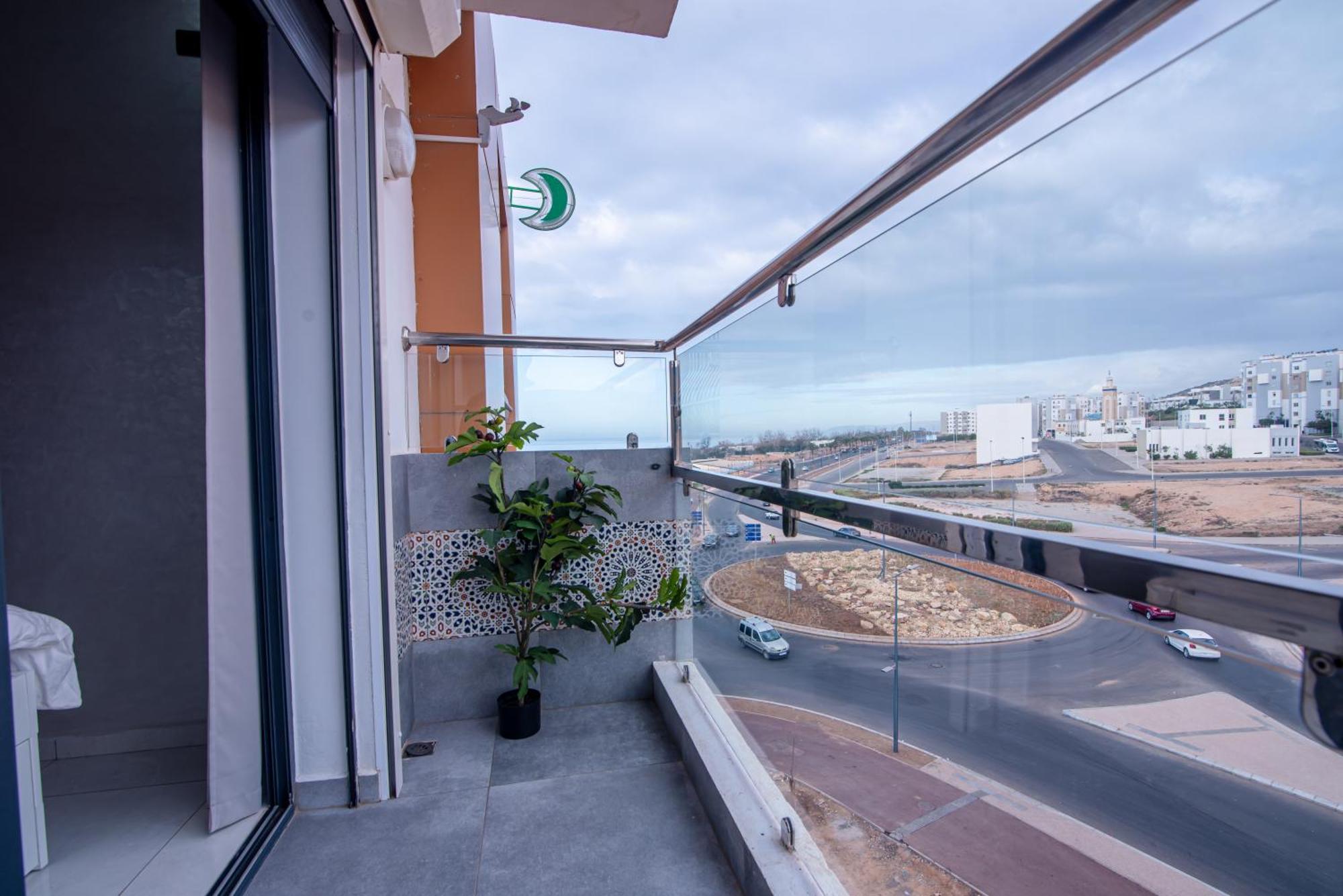 Skyline Retreat Apartment